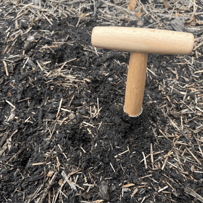 Wood-handled Dibber